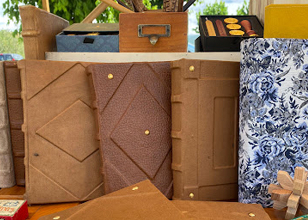 Image gallery BW Books Edition Traveling Bookstore 1